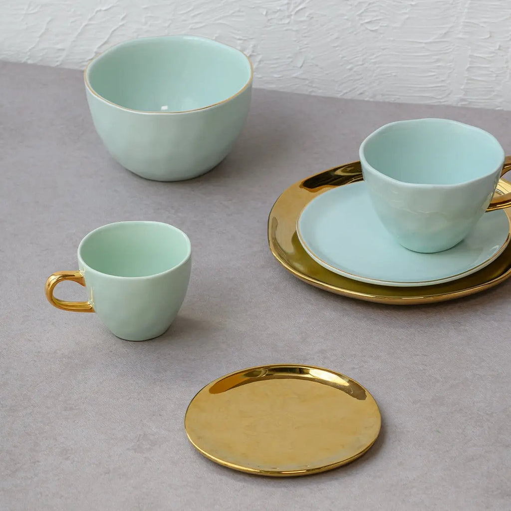 Tasse en céramique bleu turquoise