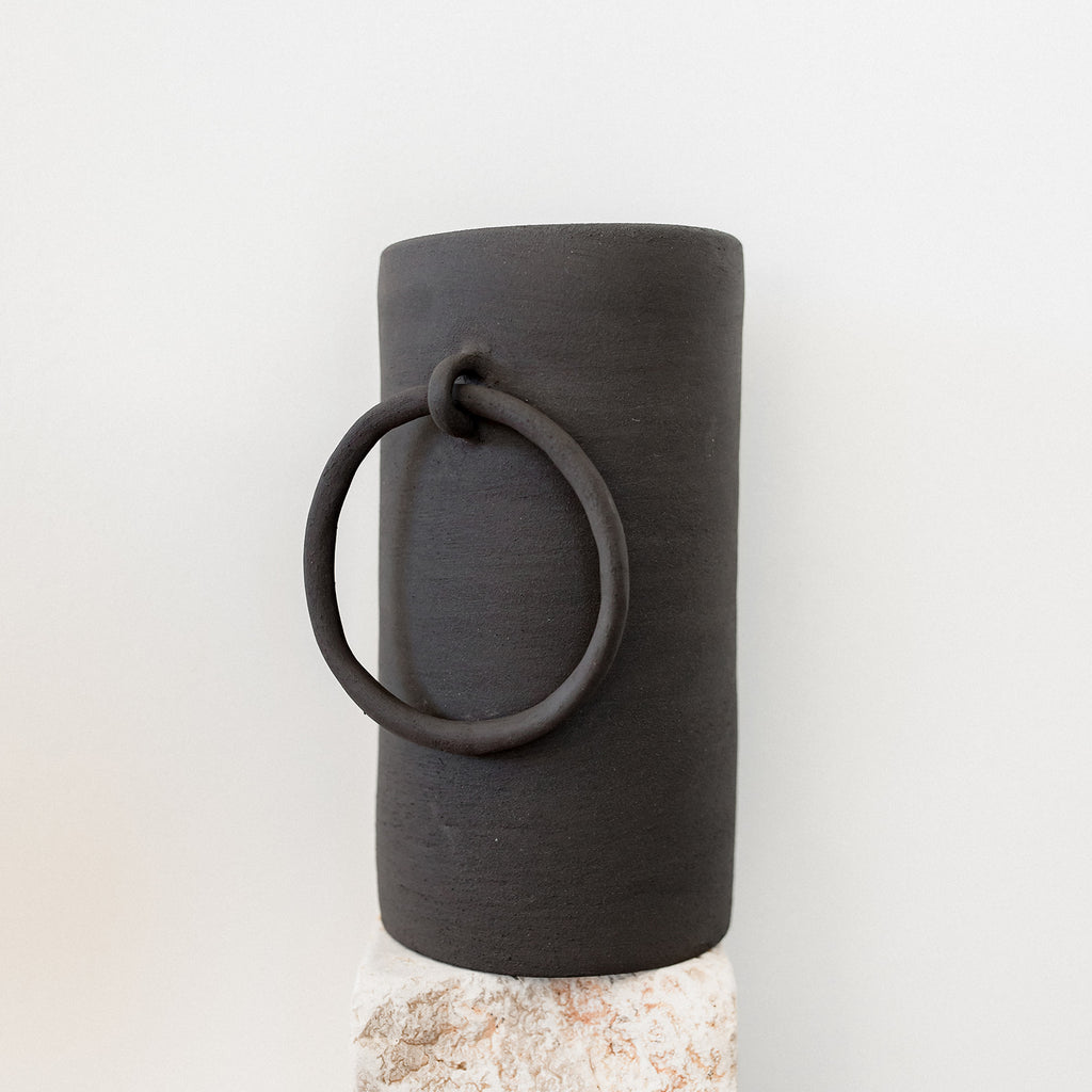 Vase brut Big Ring noir claycraft
